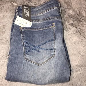 Medium wash skinny jeans